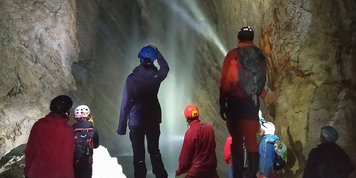 Visita alla grotta di Rio Martino per famiglie